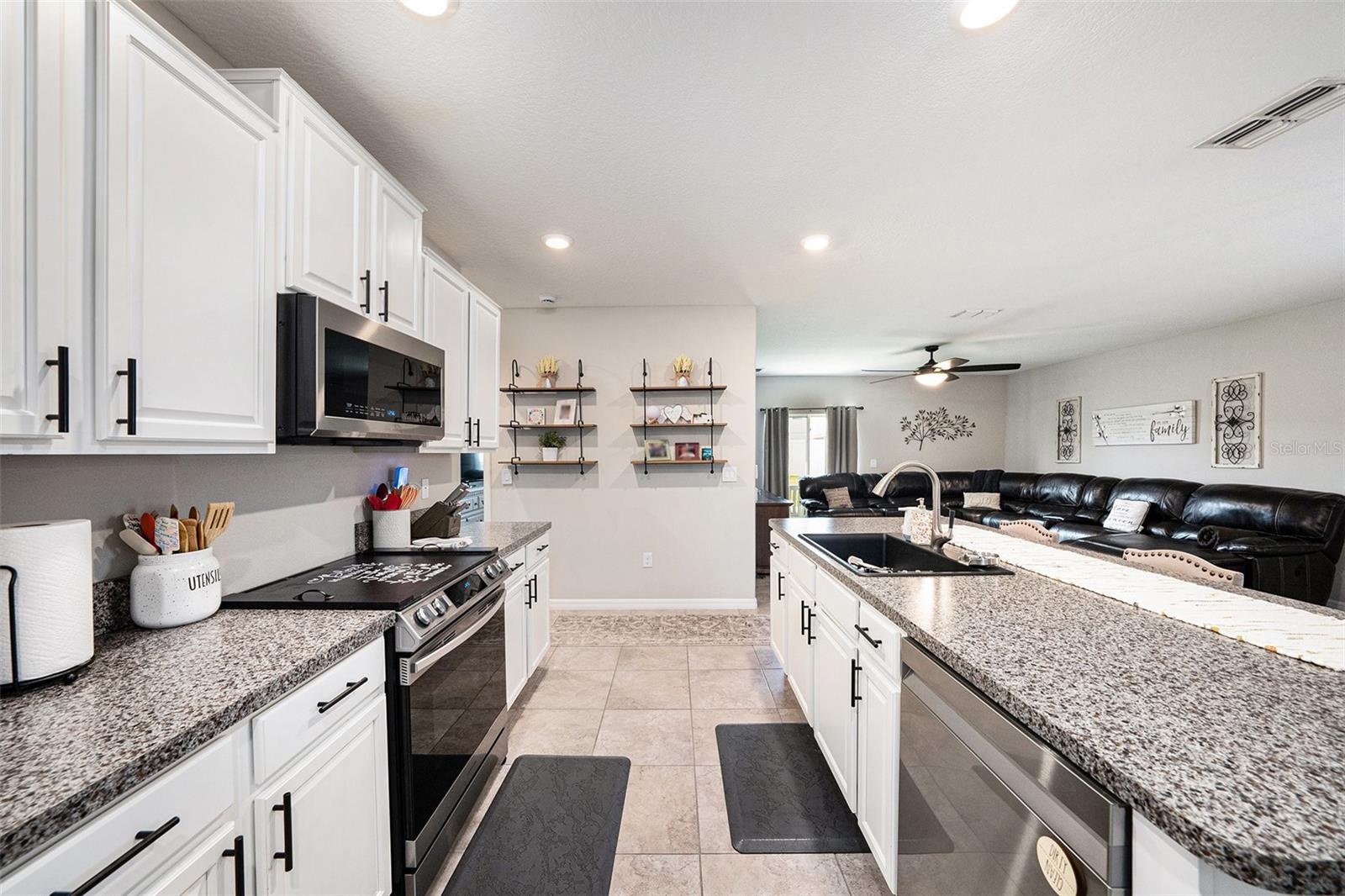 SUNSHINE VILLAGE PH 3A & 4 - Residential