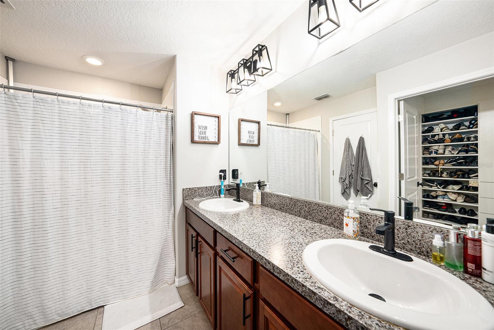 SUNSHINE VILLAGE PH 3A & 4 - Residential