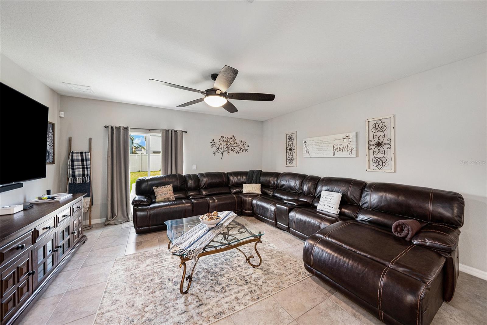 SUNSHINE VILLAGE PH 3A & 4 - Residential