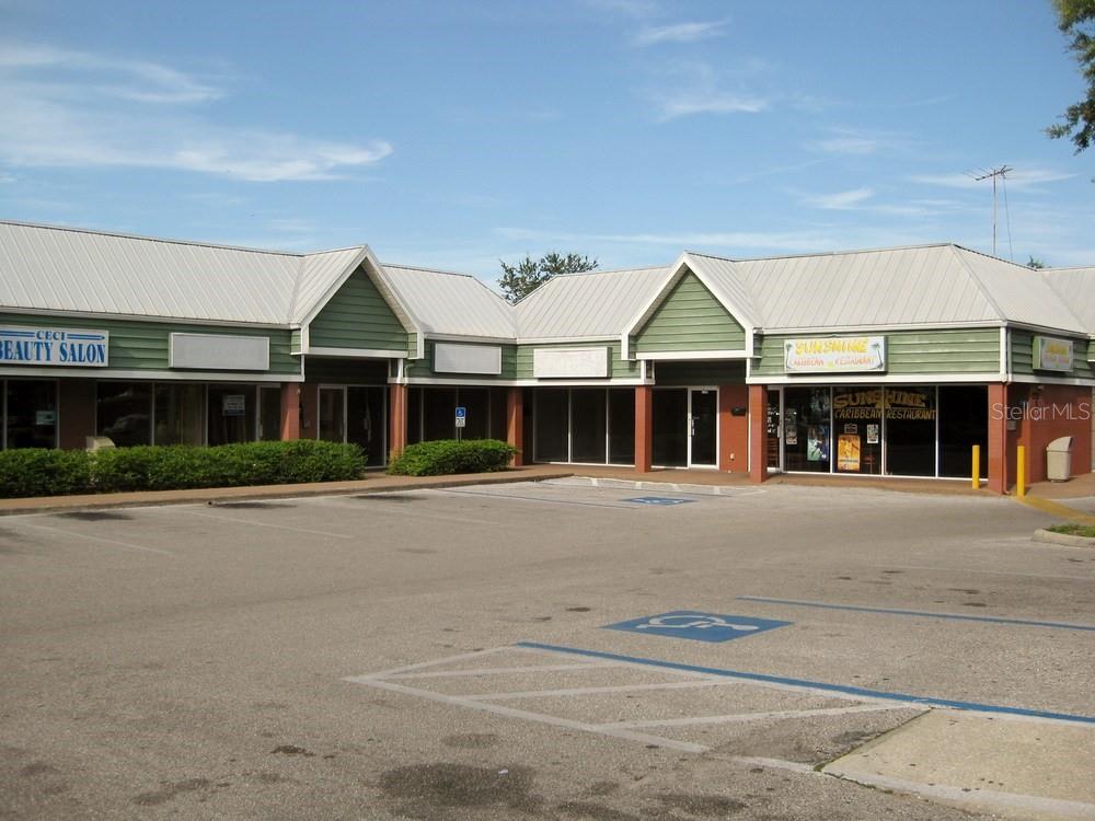 ACREAGE - Commercial Lease