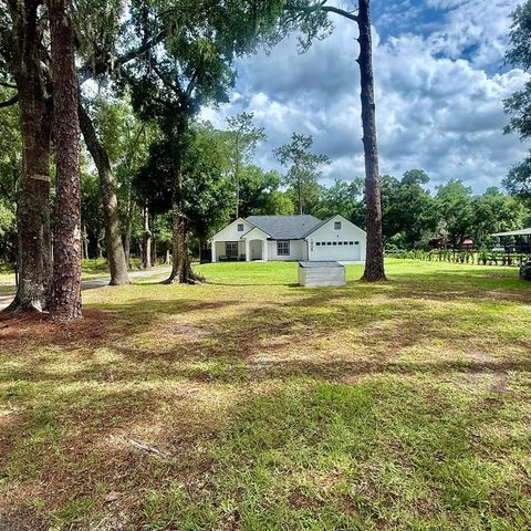 Photo of 1908 W Socrum Loop Road, Lakeland, FL 33810 (MLS # O6409351)