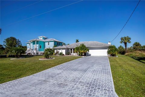 A home in PORT CHARLOTTE