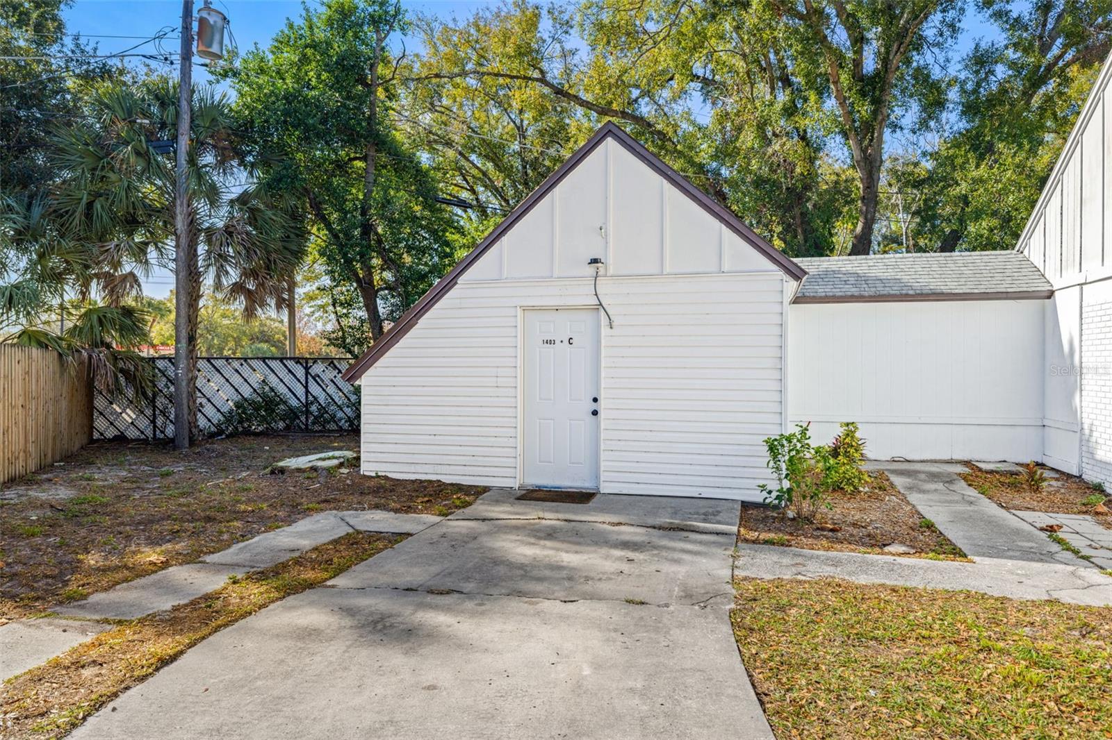 HAMNERS W E HOMESTEAD ACRES - Residential Income