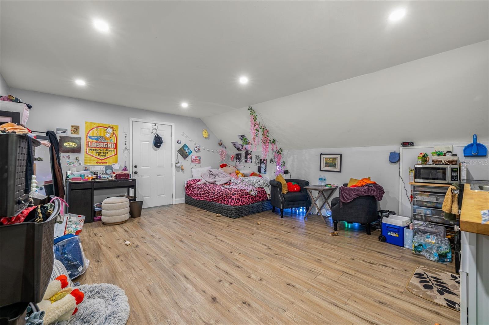 HAMNERS W E HOMESTEAD ACRES - Residential Income