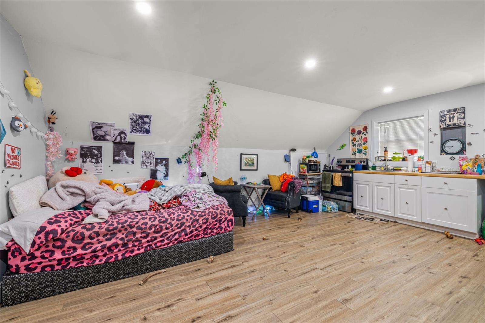 HAMNERS W E HOMESTEAD ACRES - Residential Income