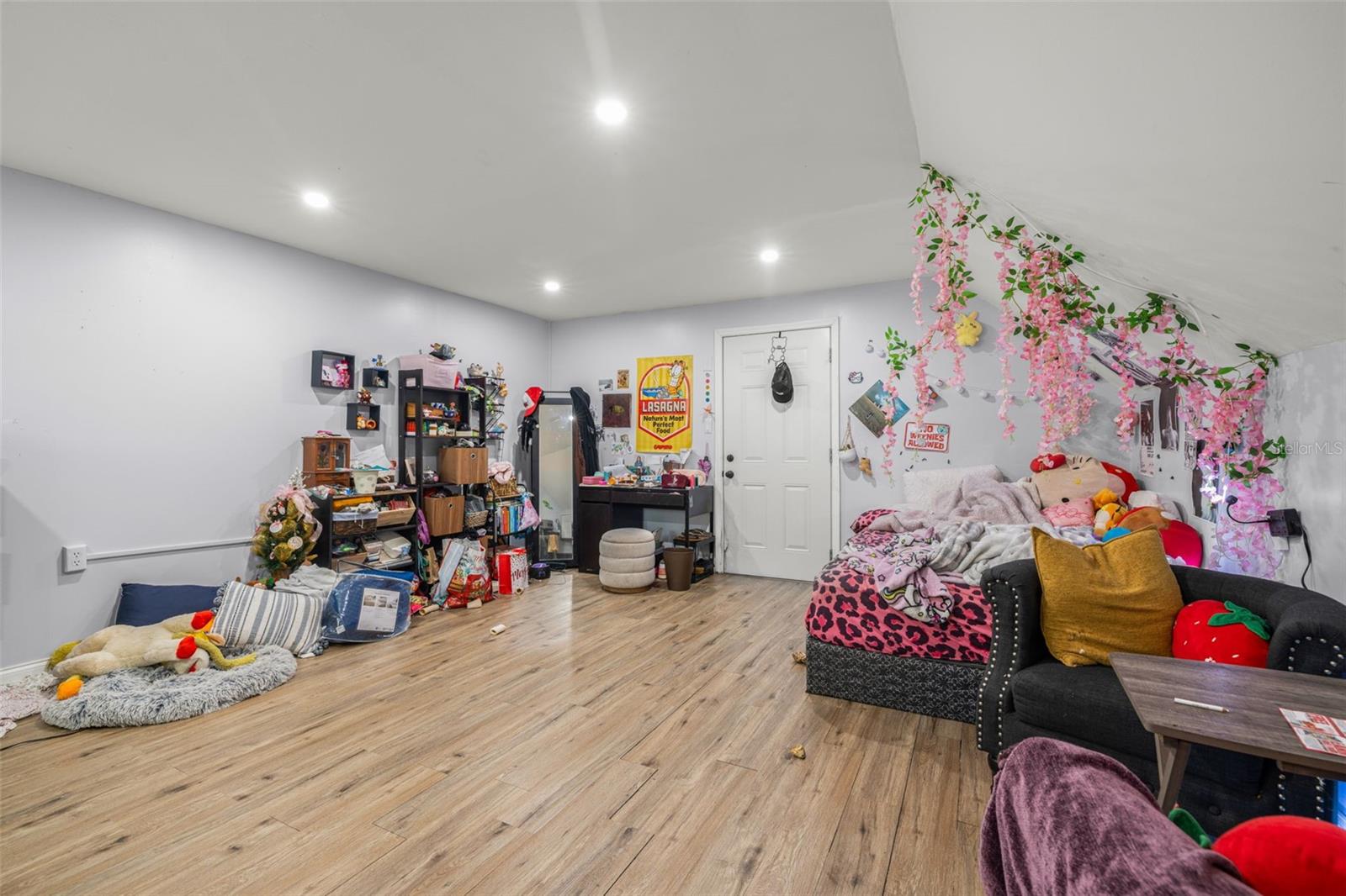 HAMNERS W E HOMESTEAD ACRES - Residential Income