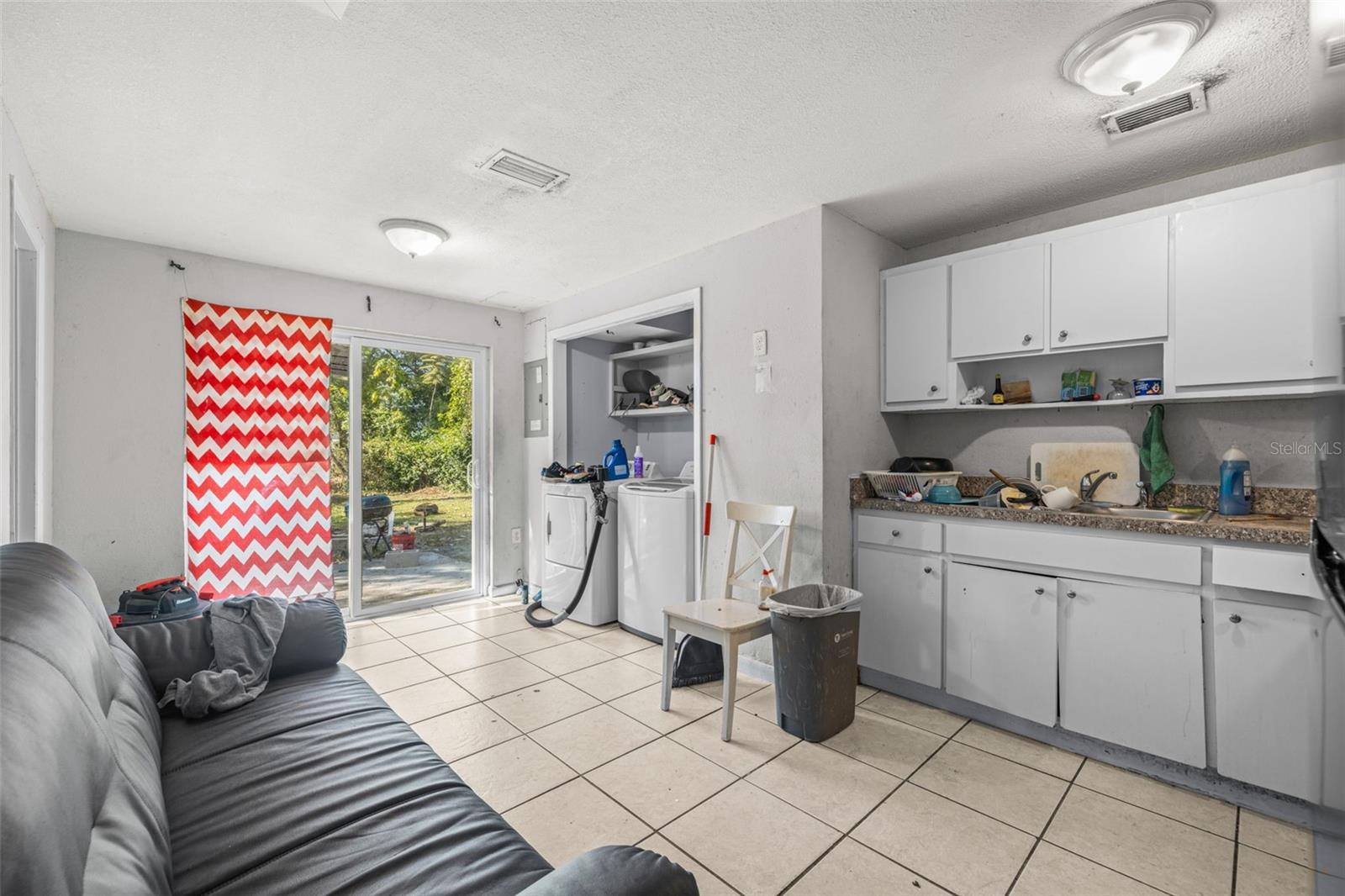 HAMNERS W E HOMESTEAD ACRES - Residential Income