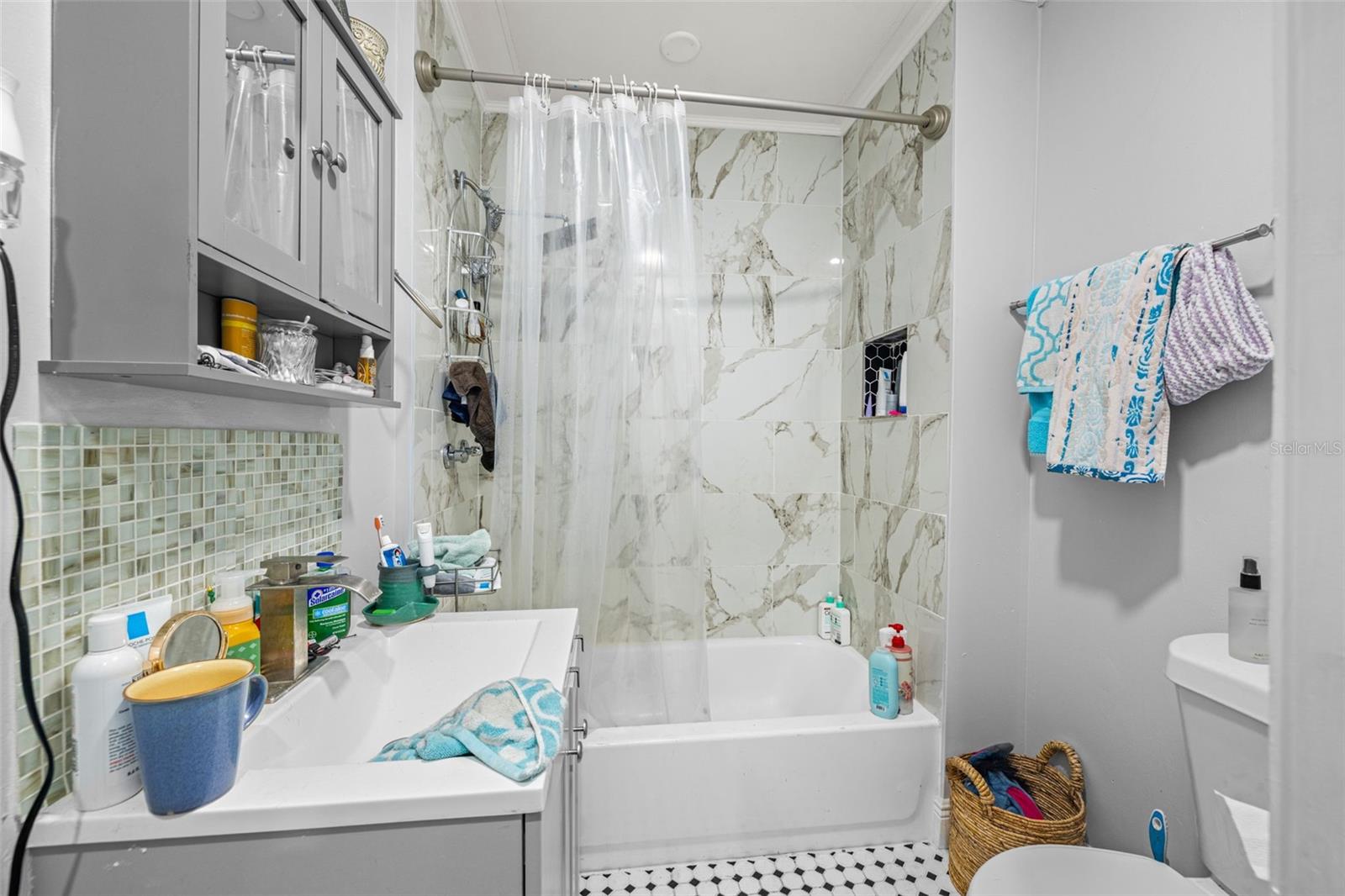 HAMNERS W E HOMESTEAD ACRES - Residential Income