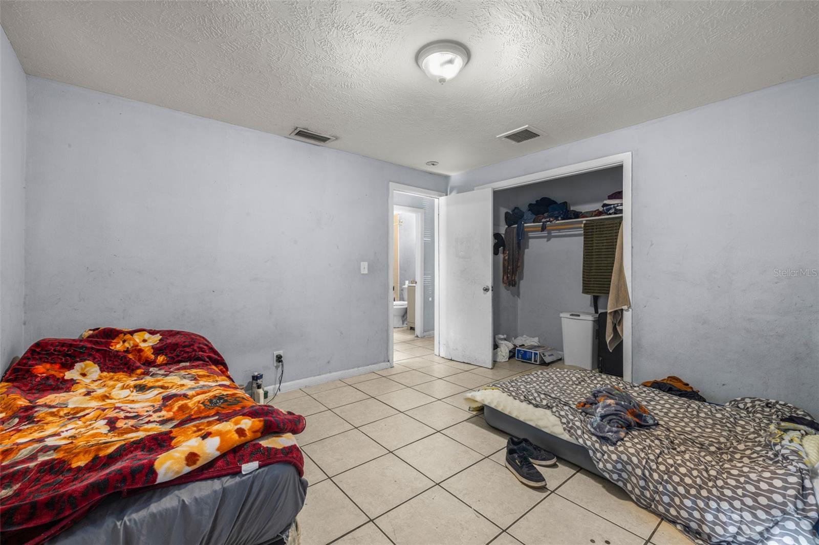 HAMNERS W E HOMESTEAD ACRES - Residential Income