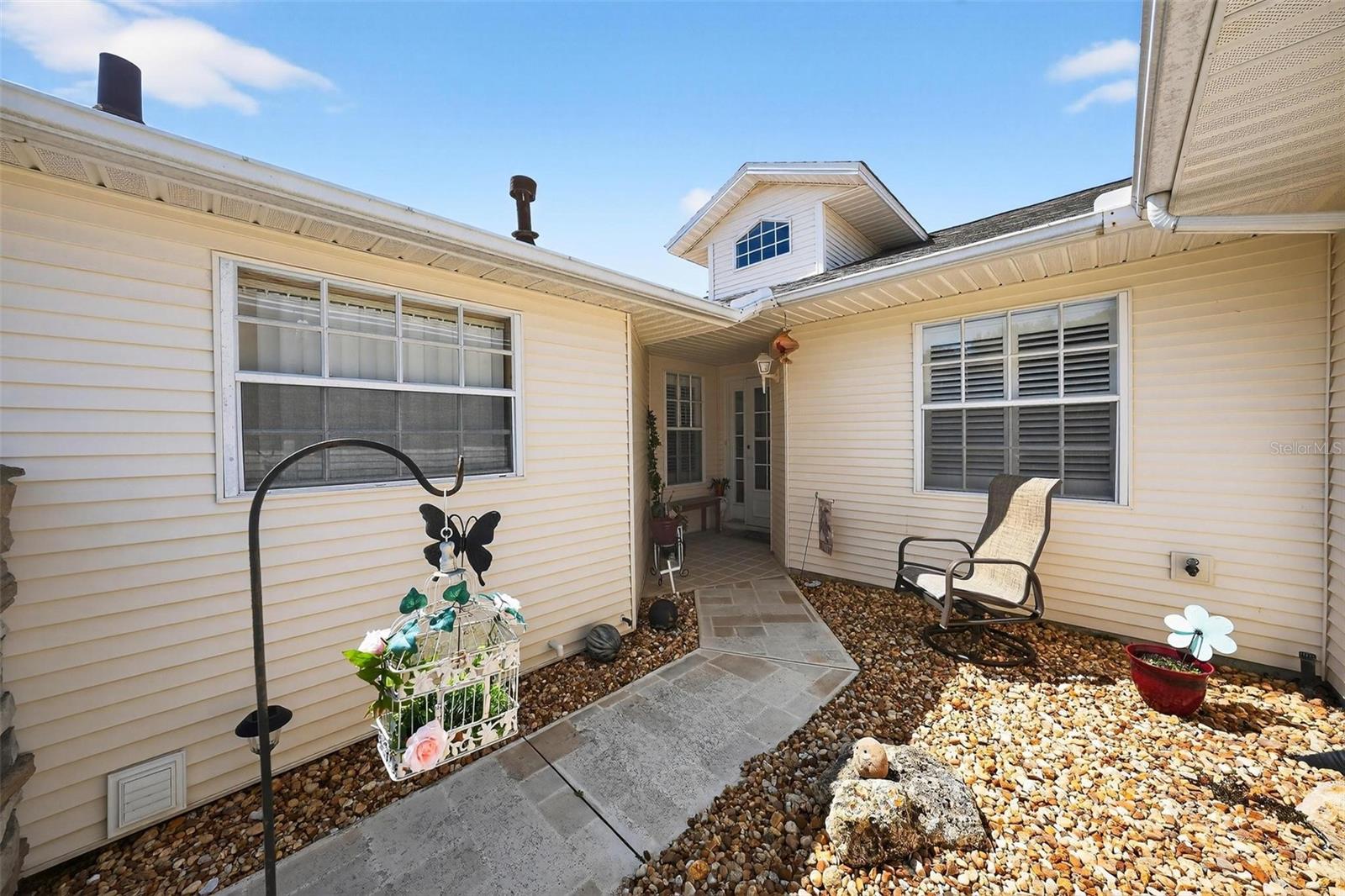 26627 RACQUET CIRCLE