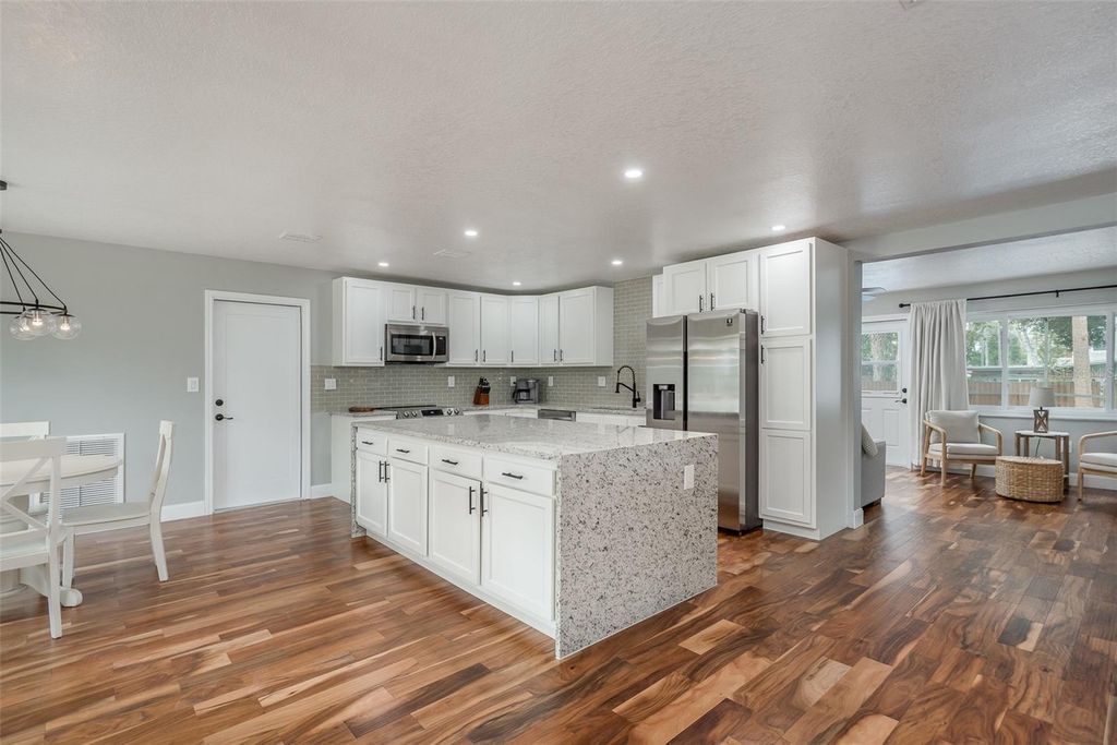 Photo of 1762 Bayshore Boulevard, Dunedin, FL 34698 (MLS # TB8406526)