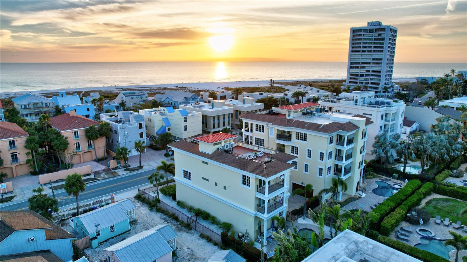 SARASOTA BEACH - Residential