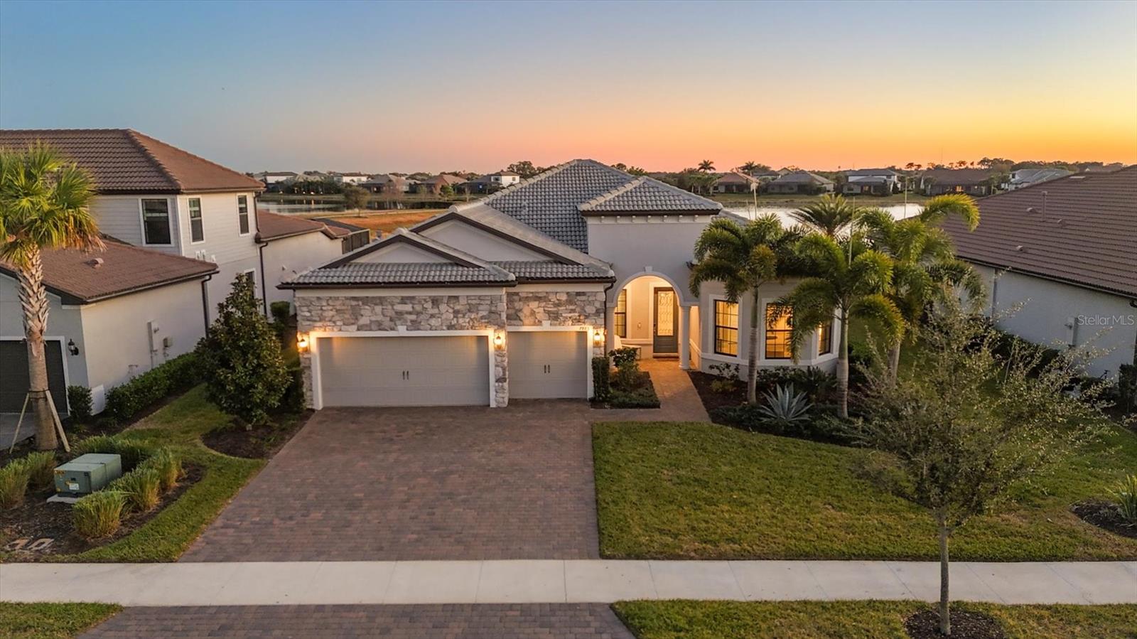 SHOREVIEW AT LAKEWOOD RANCH WATERSIDE - Residential