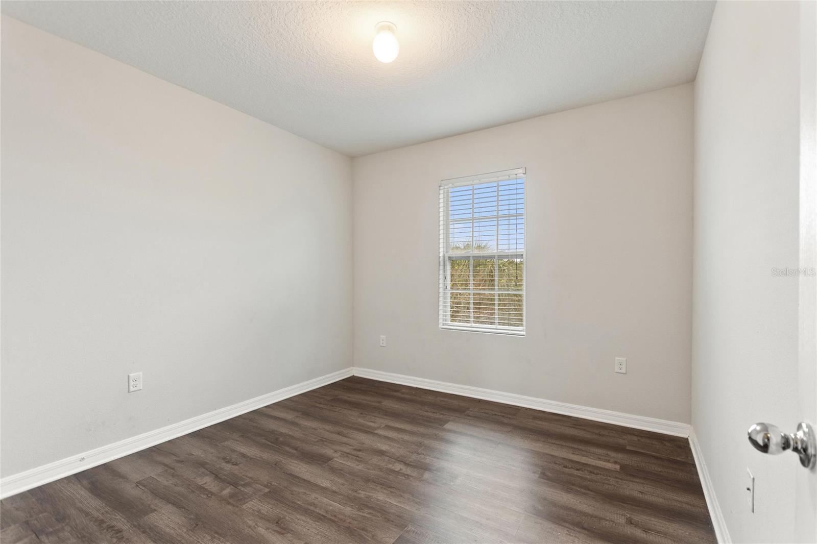 LAKE BLUFF/TOWN CENTER EAST PH - Residential