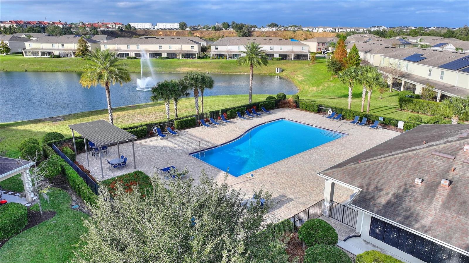 LAKE BLUFF/TOWN CENTER EAST PH - Residential