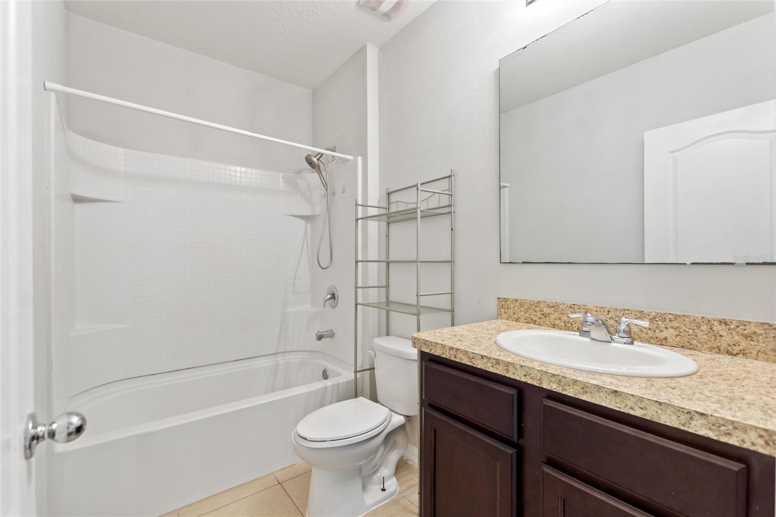 LAKE BLUFF/TOWN CENTER EAST PH - Residential