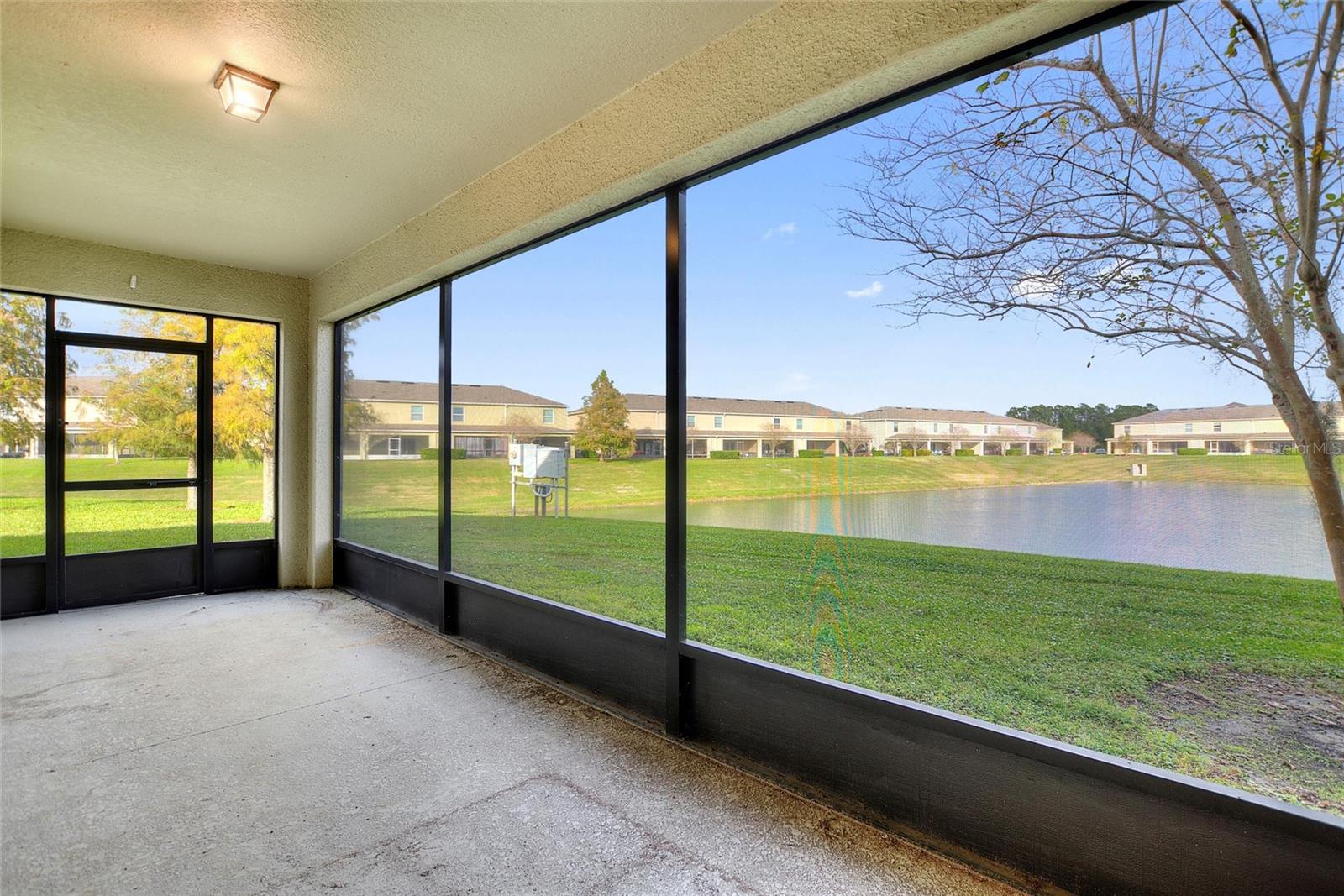 LAKE BLUFF/TOWN CENTER EAST PH - Residential