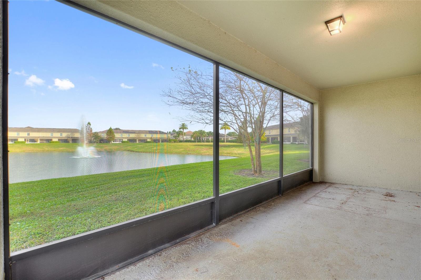 LAKE BLUFF/TOWN CENTER EAST PH - Residential