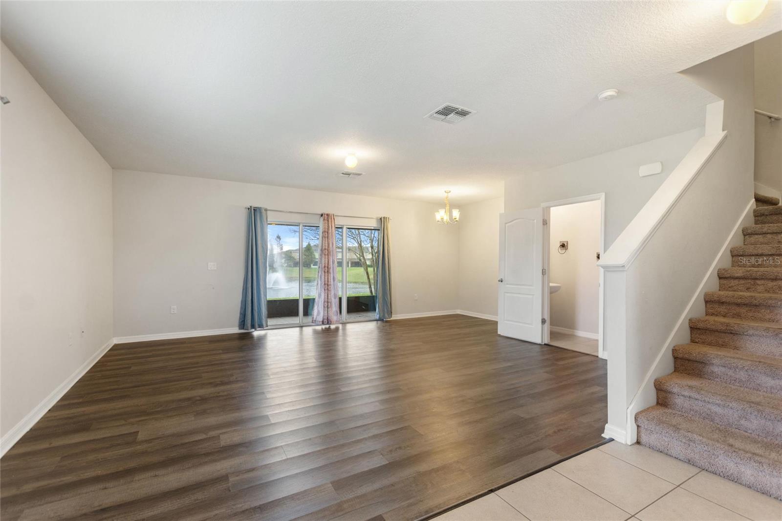 LAKE BLUFF/TOWN CENTER EAST PH - Residential