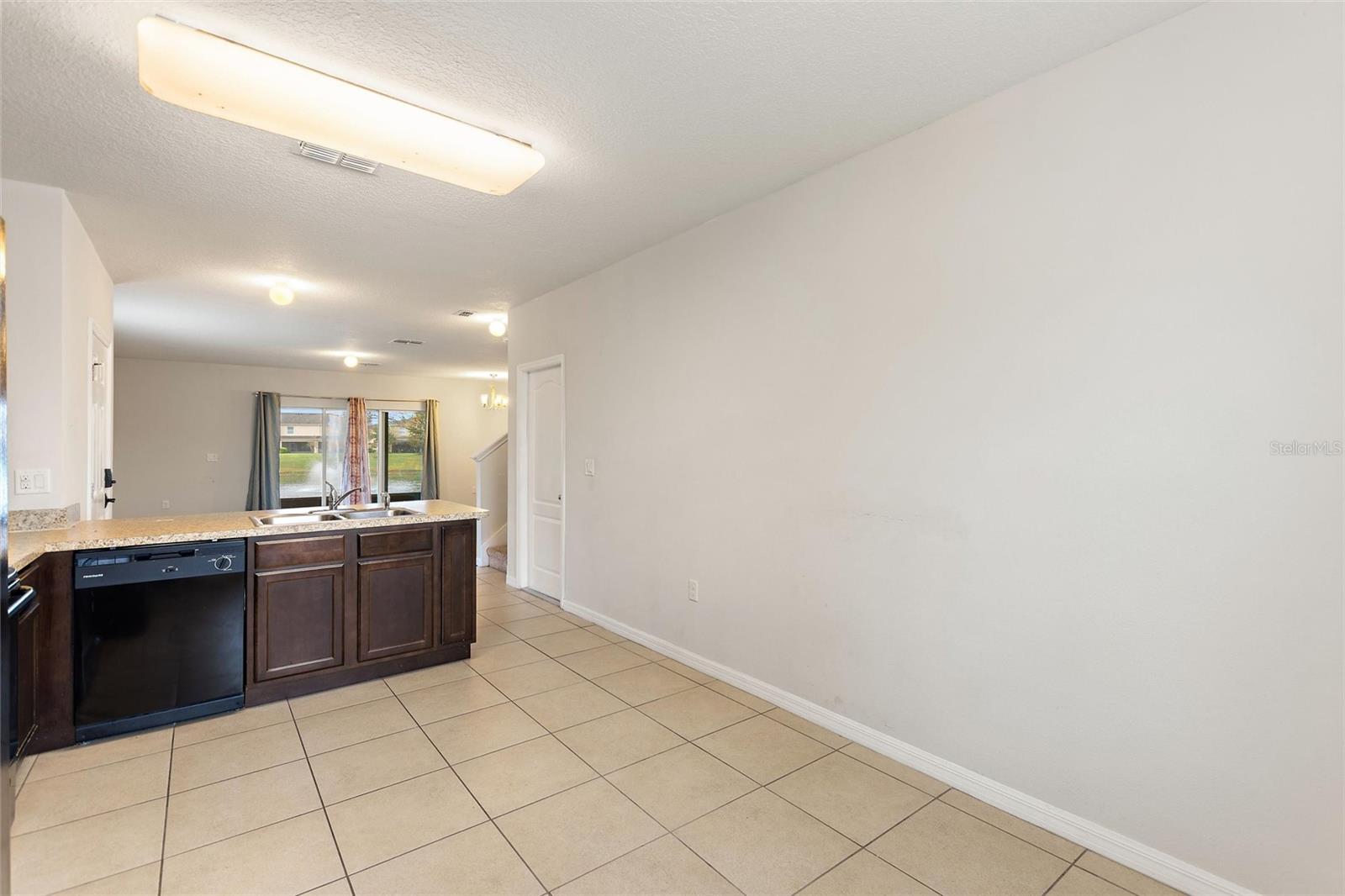 LAKE BLUFF/TOWN CENTER EAST PH - Residential