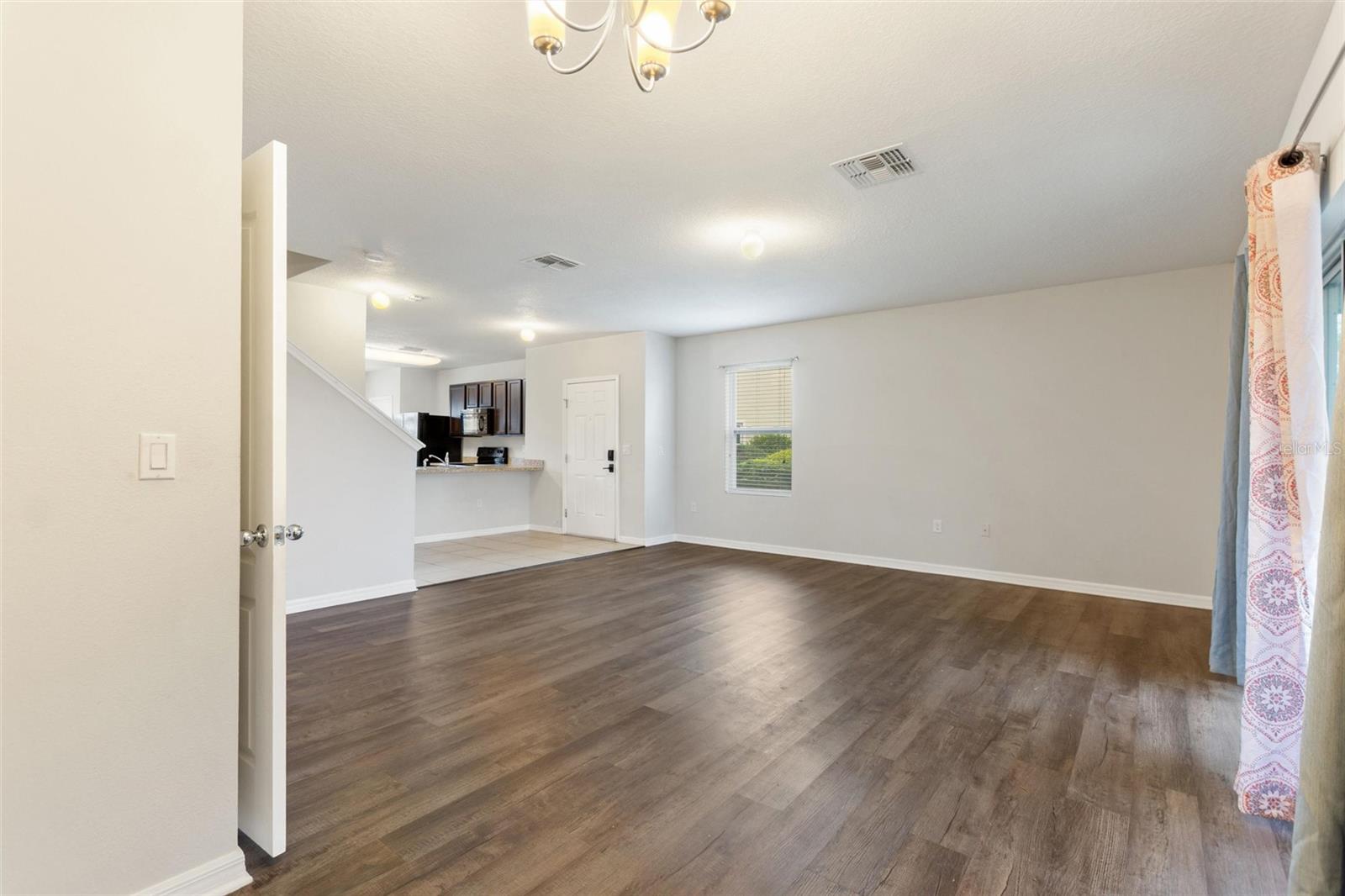 LAKE BLUFF/TOWN CENTER EAST PH - Residential