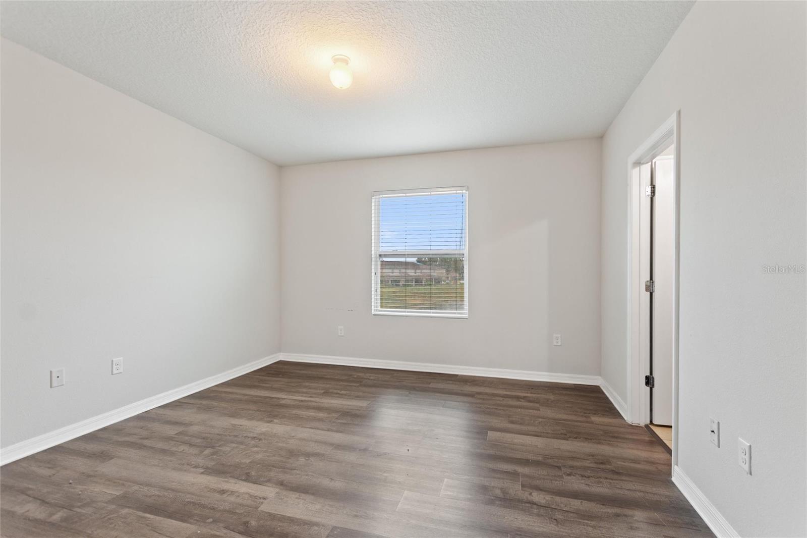 LAKE BLUFF/TOWN CENTER EAST PH - Residential