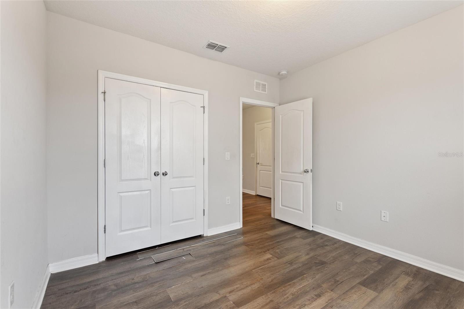 LAKE BLUFF/TOWN CENTER EAST PH - Residential