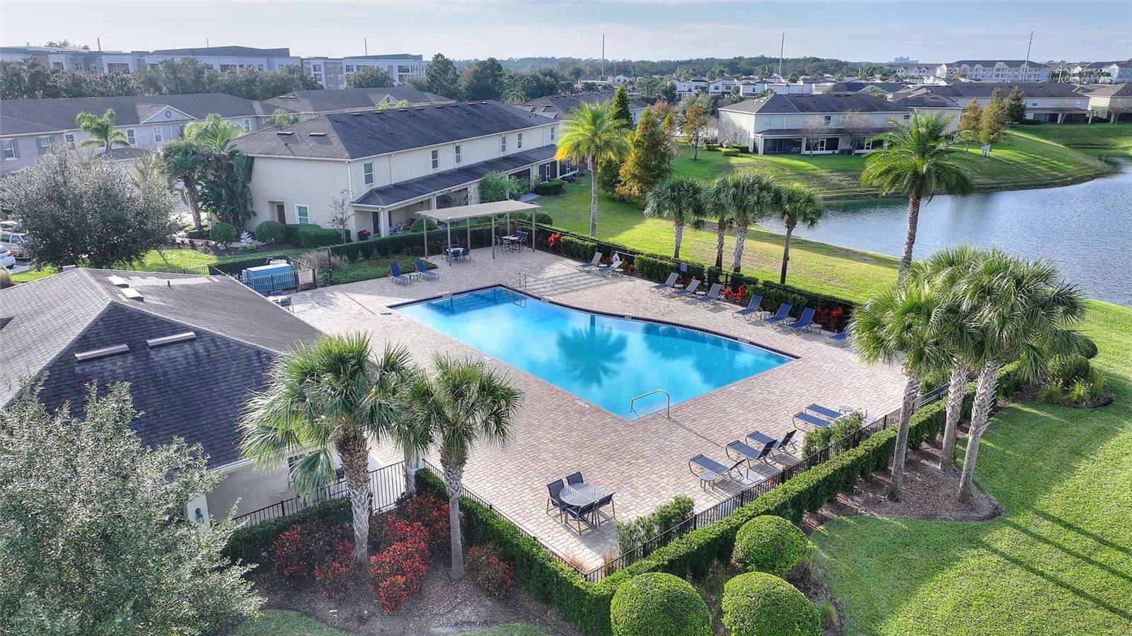 LAKE BLUFF/TOWN CENTER EAST PH - Residential