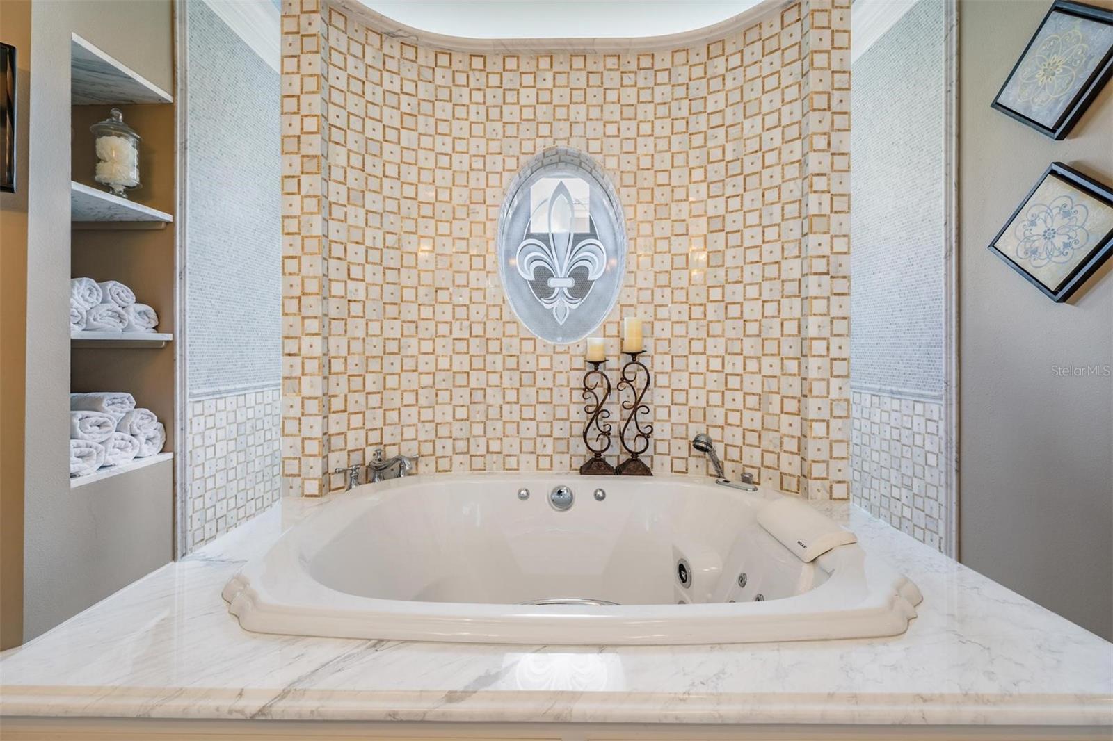 HAWKS LANDING - Residential