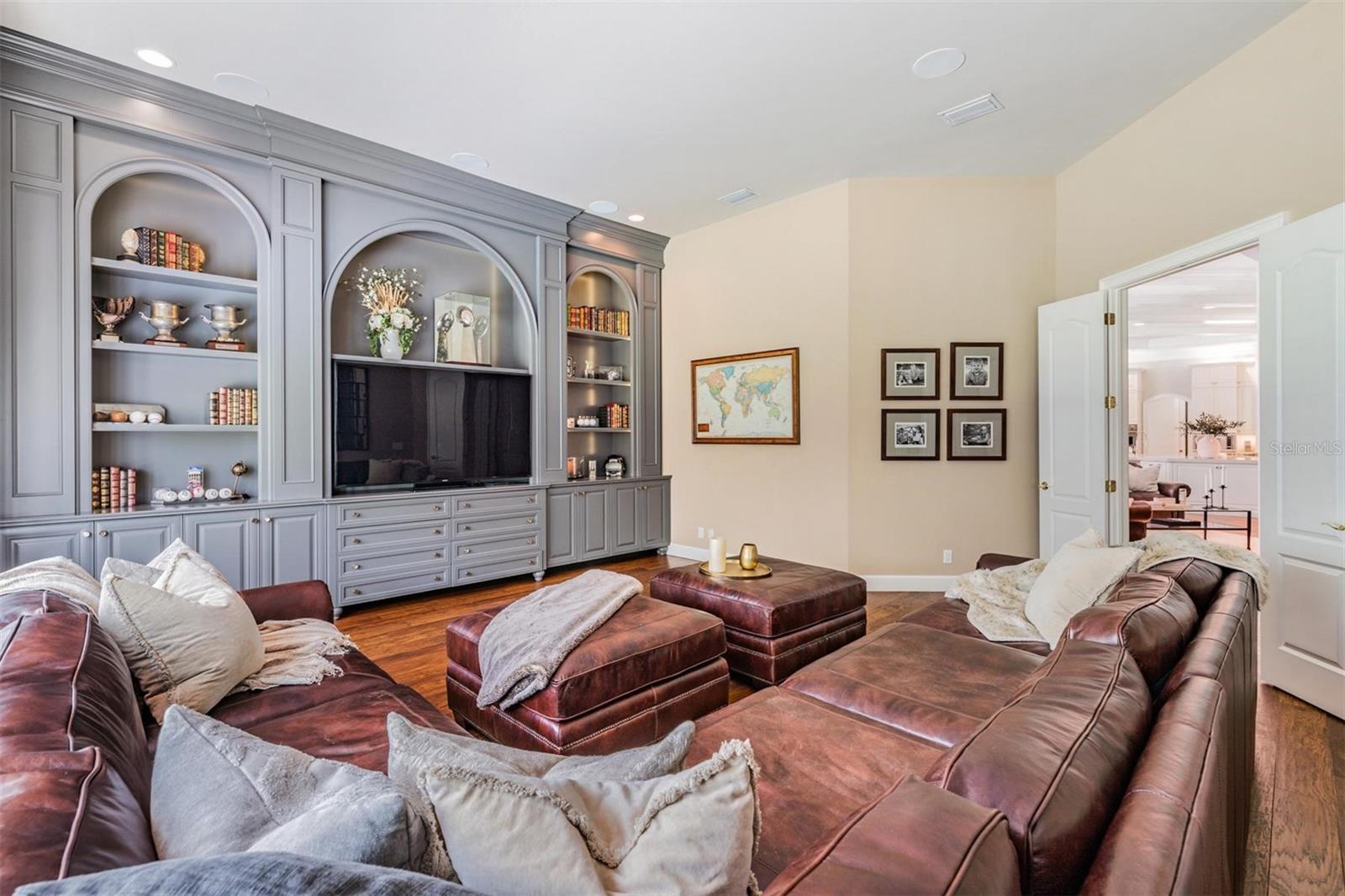 HAWKS LANDING - Residential