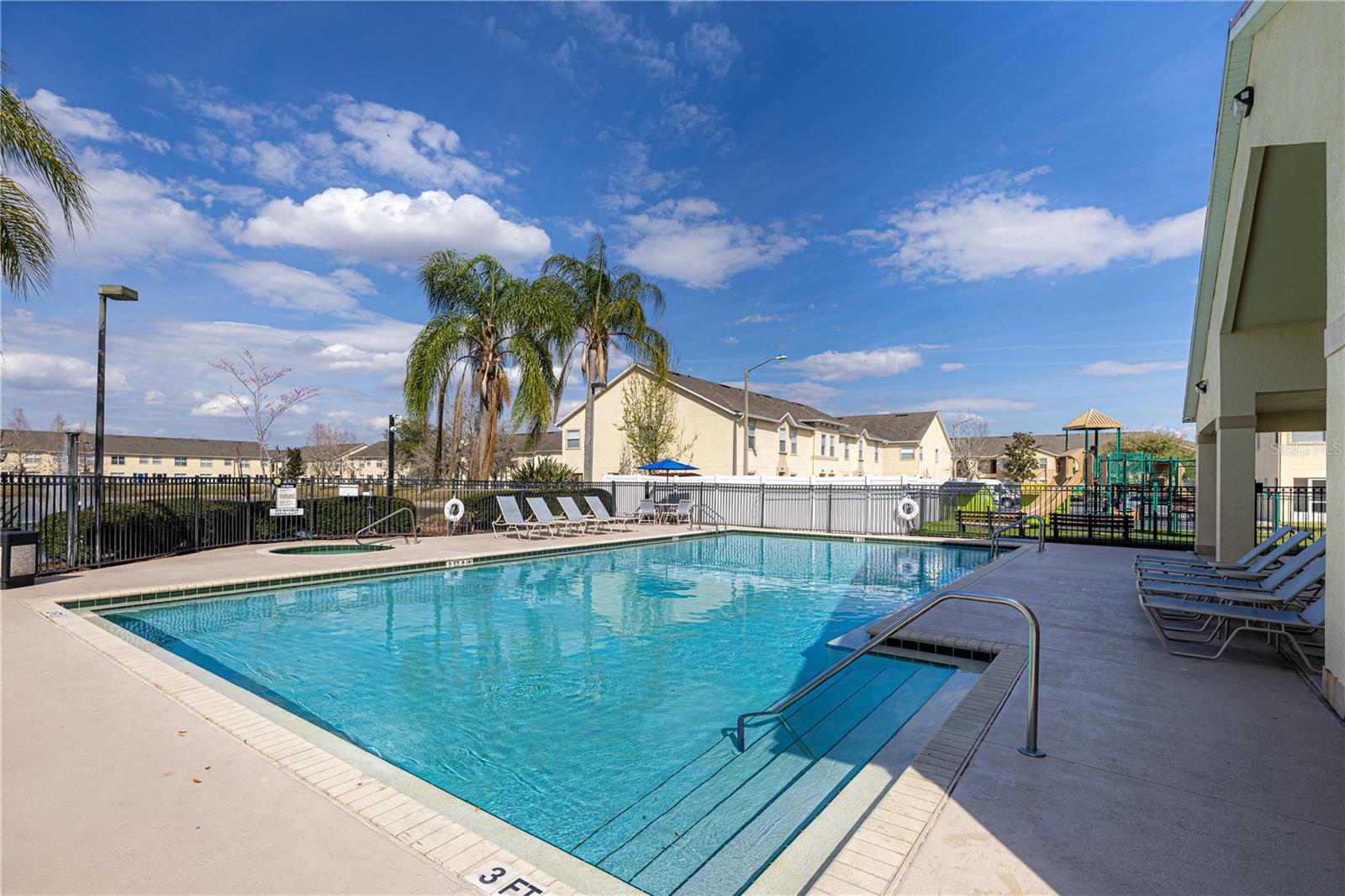 CLUB CORTILE CONDO PH 7 - Residential