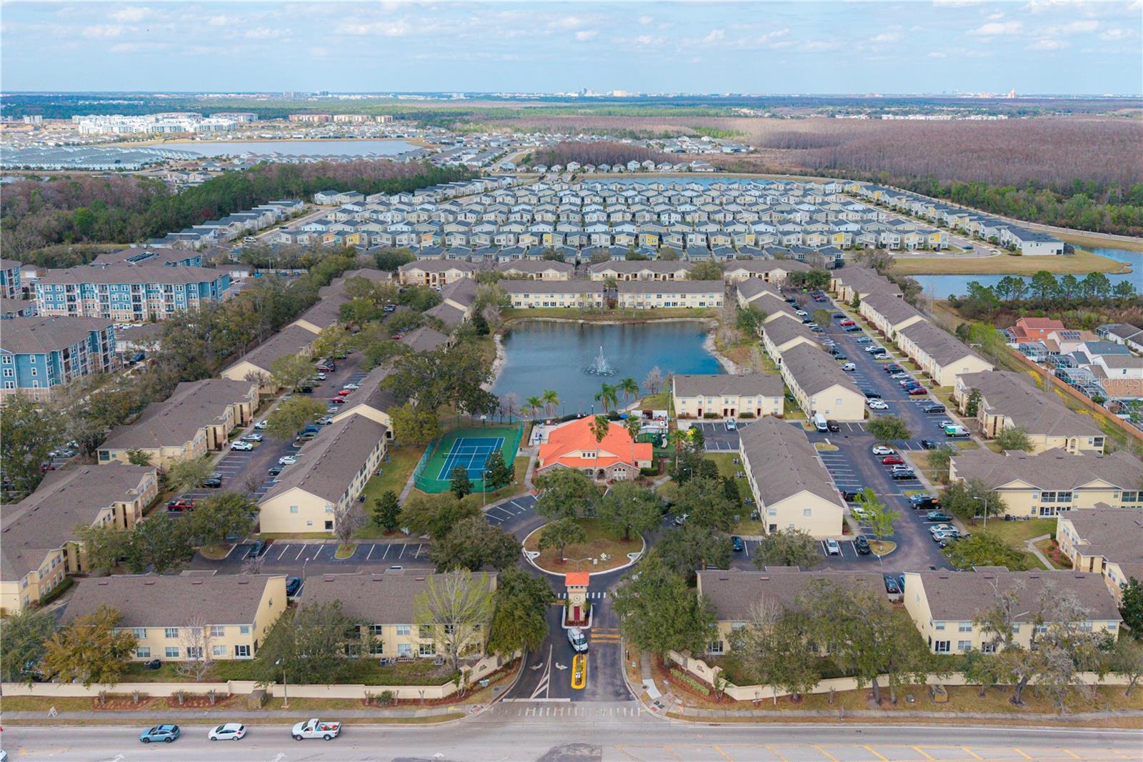 CLUB CORTILE CONDO PH 7 - Residential