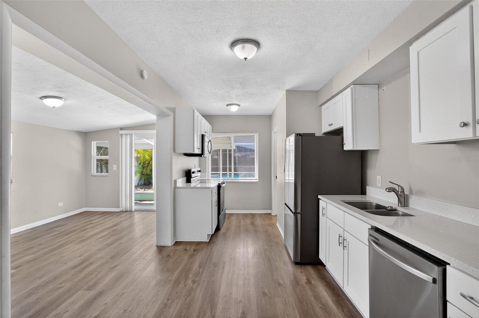 GOLDEN CREST - Residential