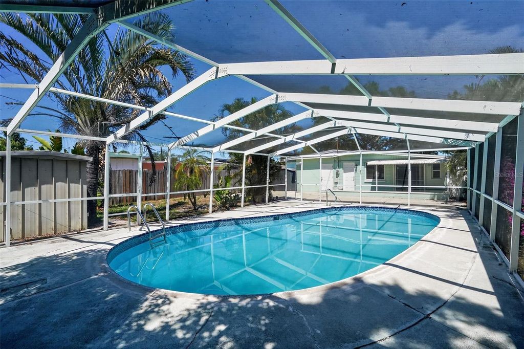 Photo of 3300 Kingston Street N, St Petersburg, FL 33713 (MLS # A4693061)