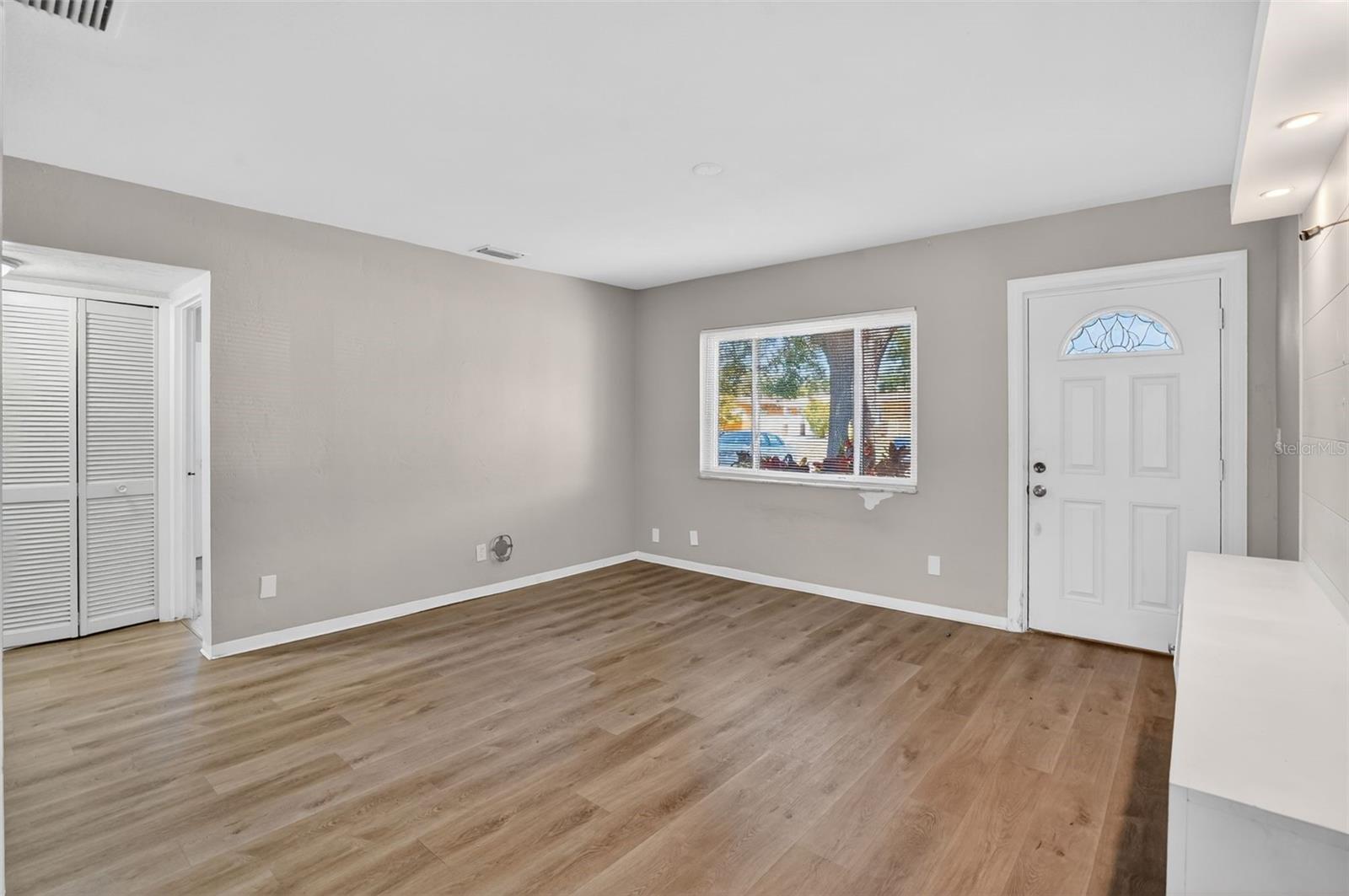 GOLDEN CREST - Residential