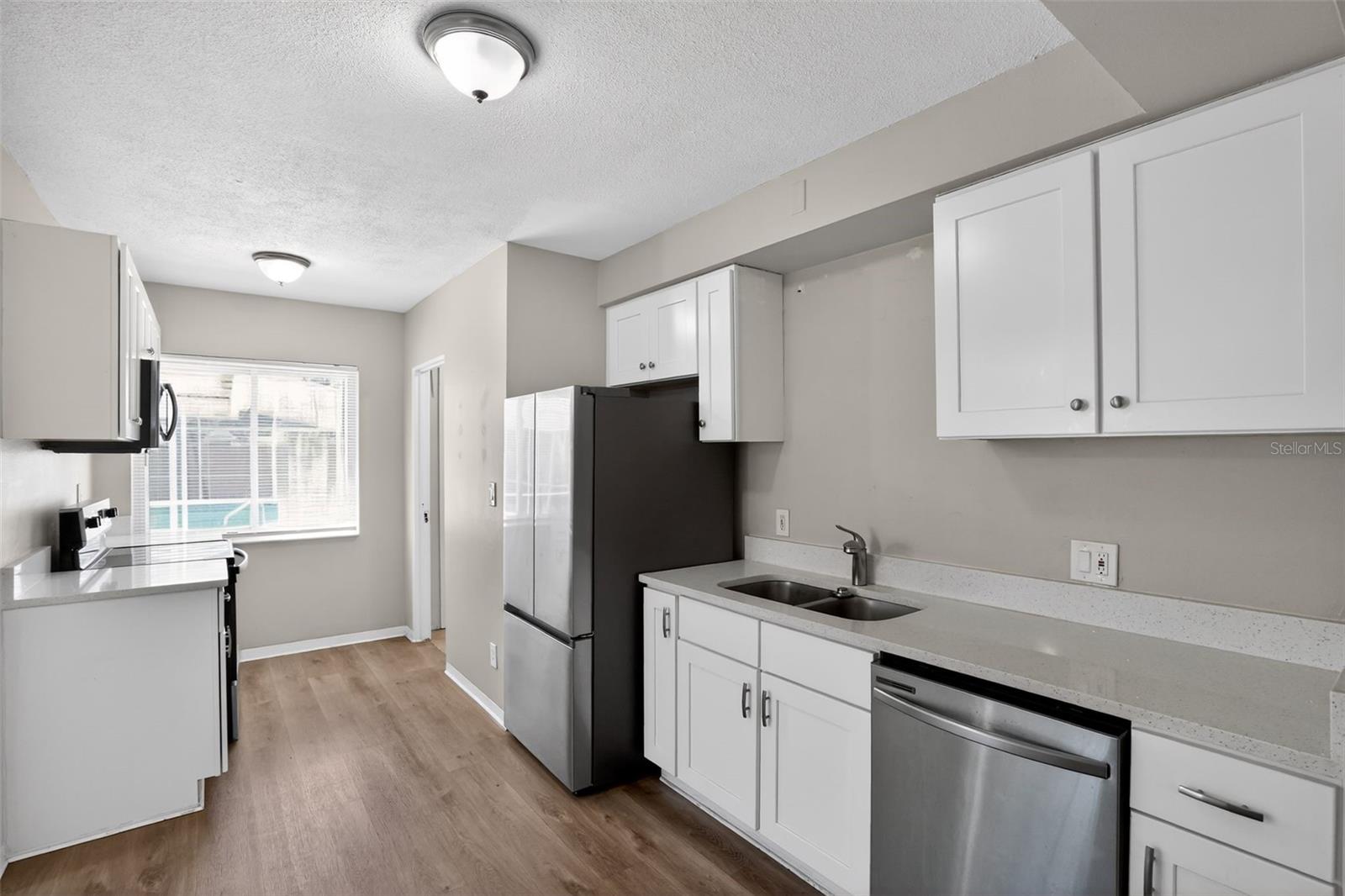 GOLDEN CREST - Residential