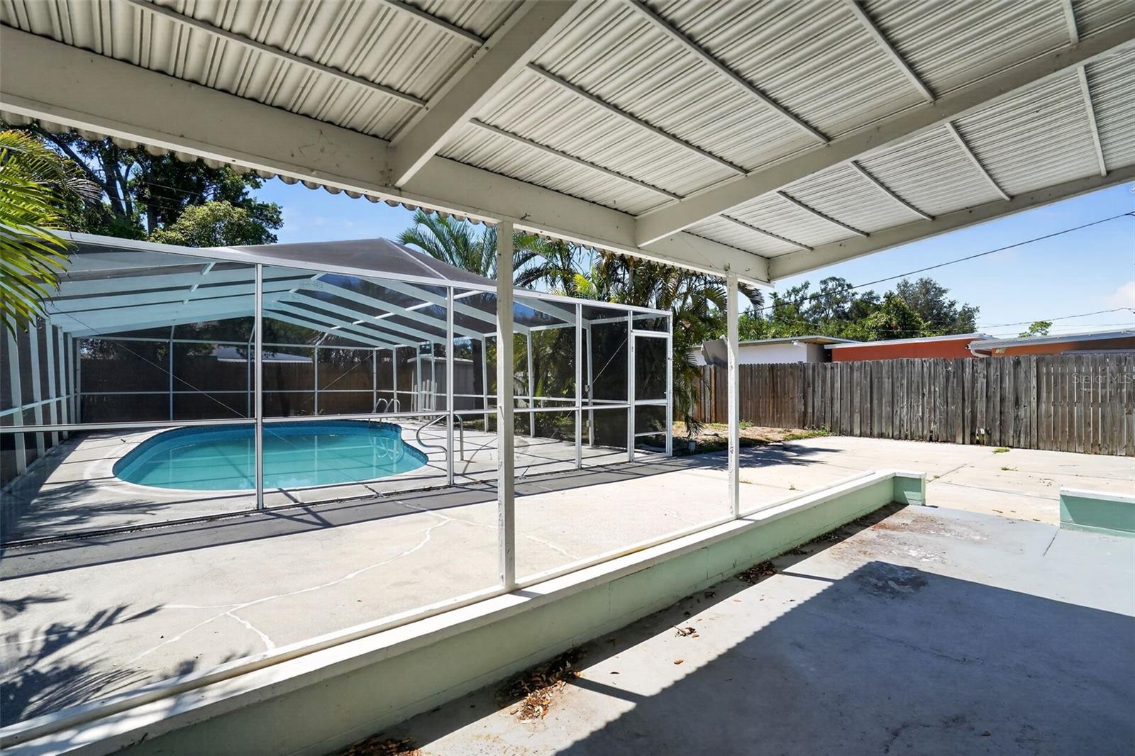 GOLDEN CREST - Residential