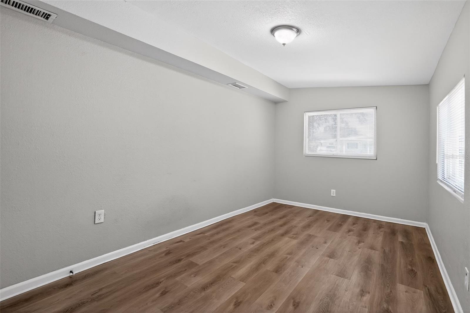 GOLDEN CREST - Residential