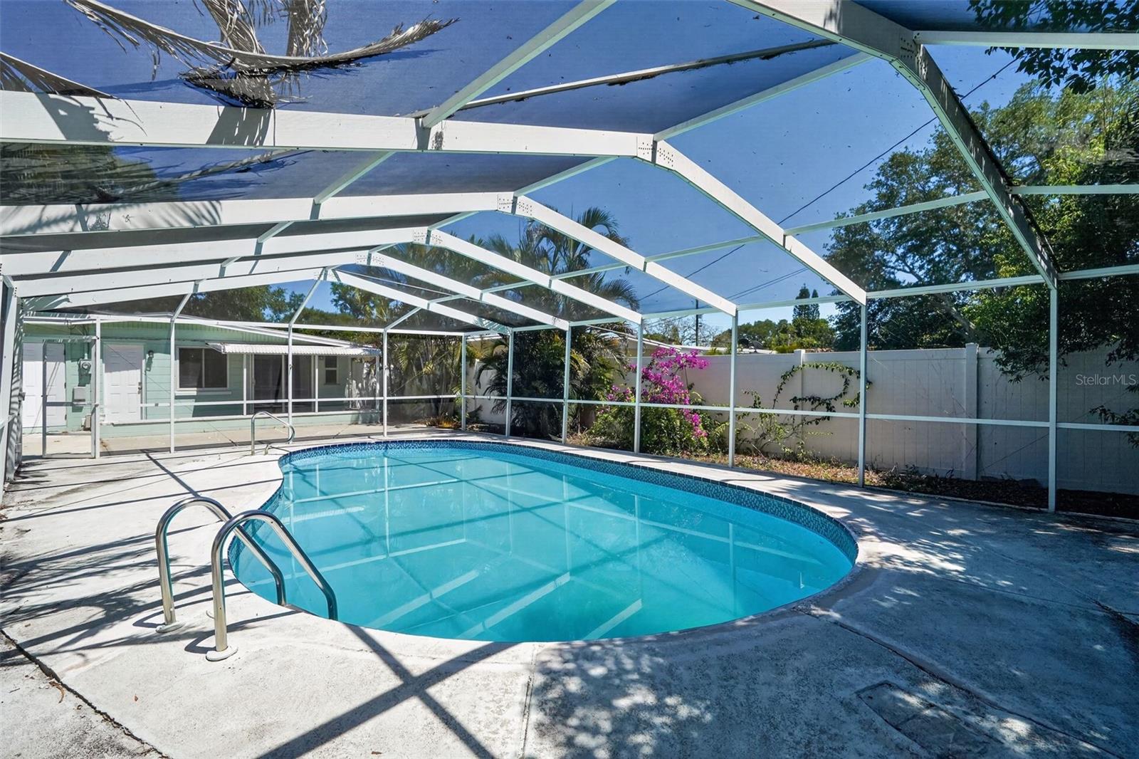 GOLDEN CREST - Residential