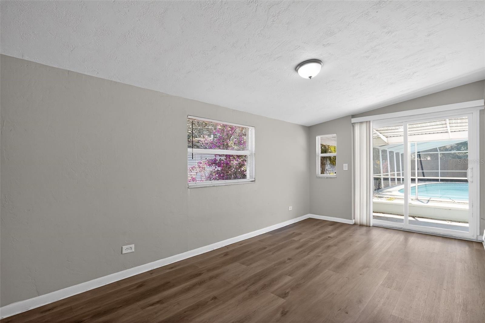GOLDEN CREST - Residential