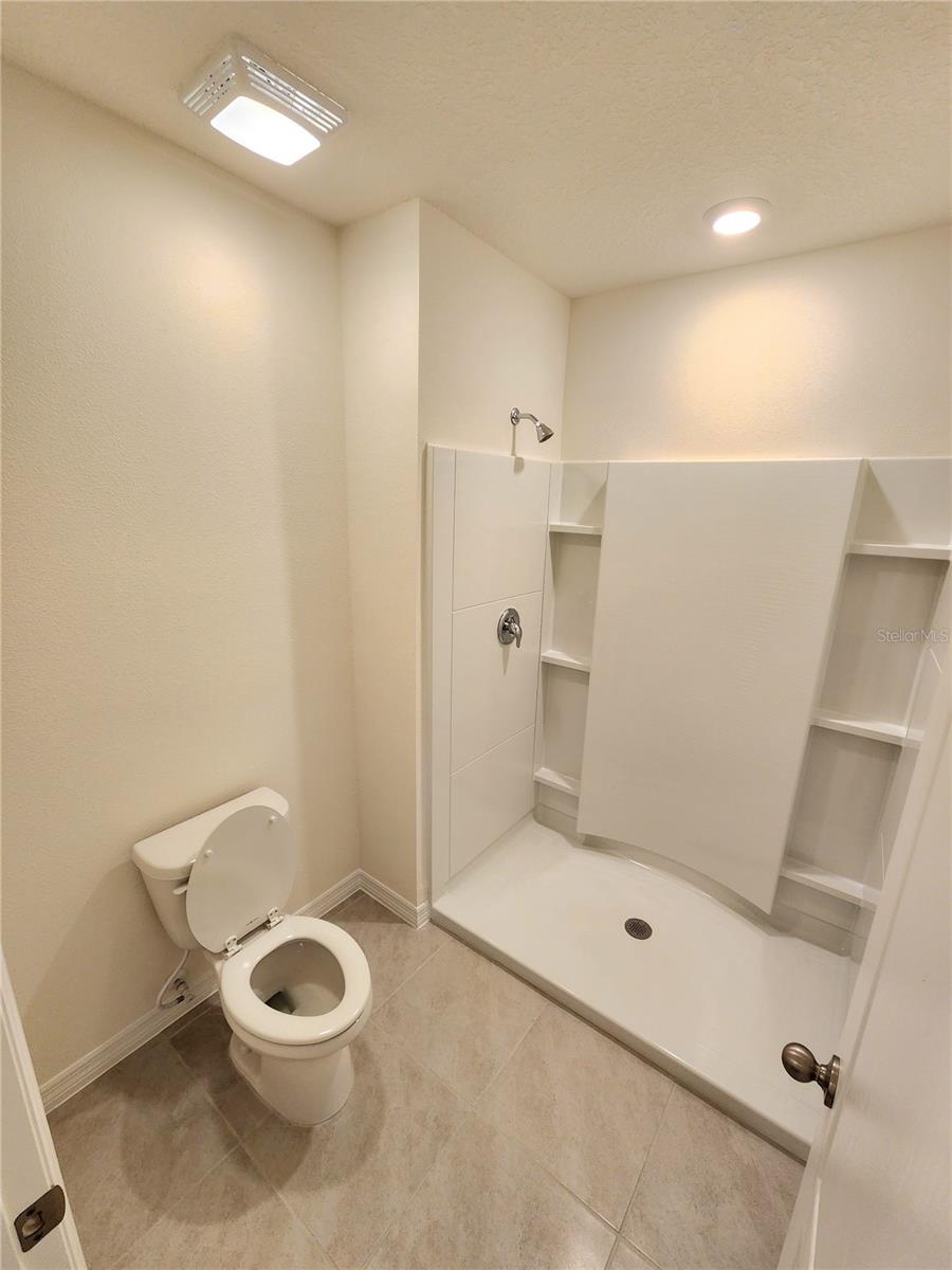 ATRIA/RIDGEWOOD LAKES - Residential Lease