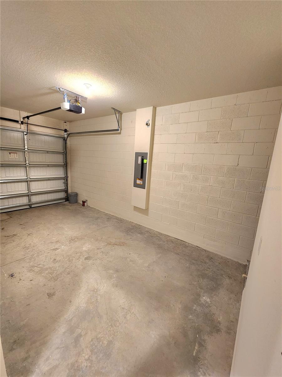 ATRIA/RIDGEWOOD LAKES - Residential Lease