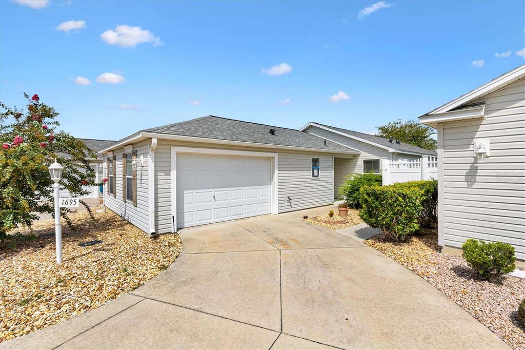 Photo of 1695 Vinewood Avenue, The Villages, FL 32162 (MLS # G5116537)