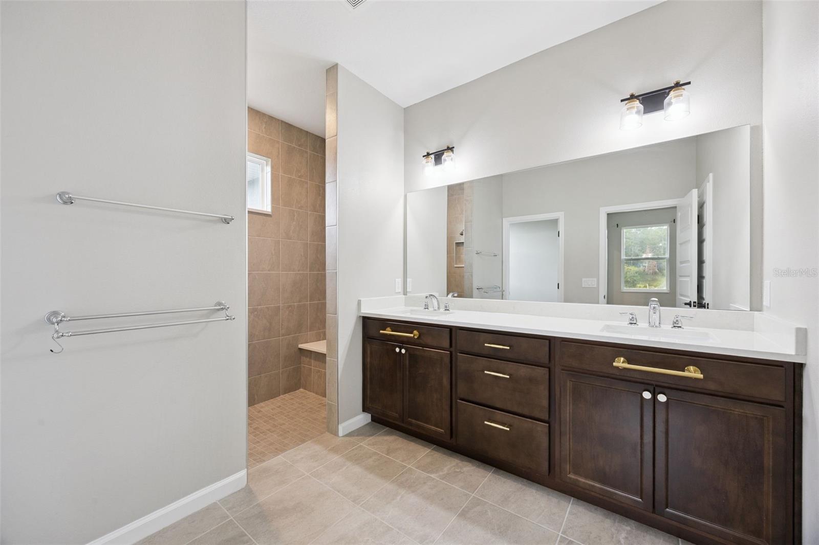 COLLINS RESERVE - Residential