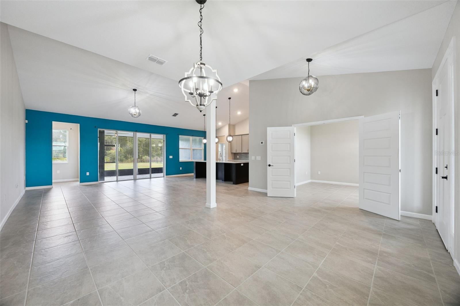 COLLINS RESERVE - Residential