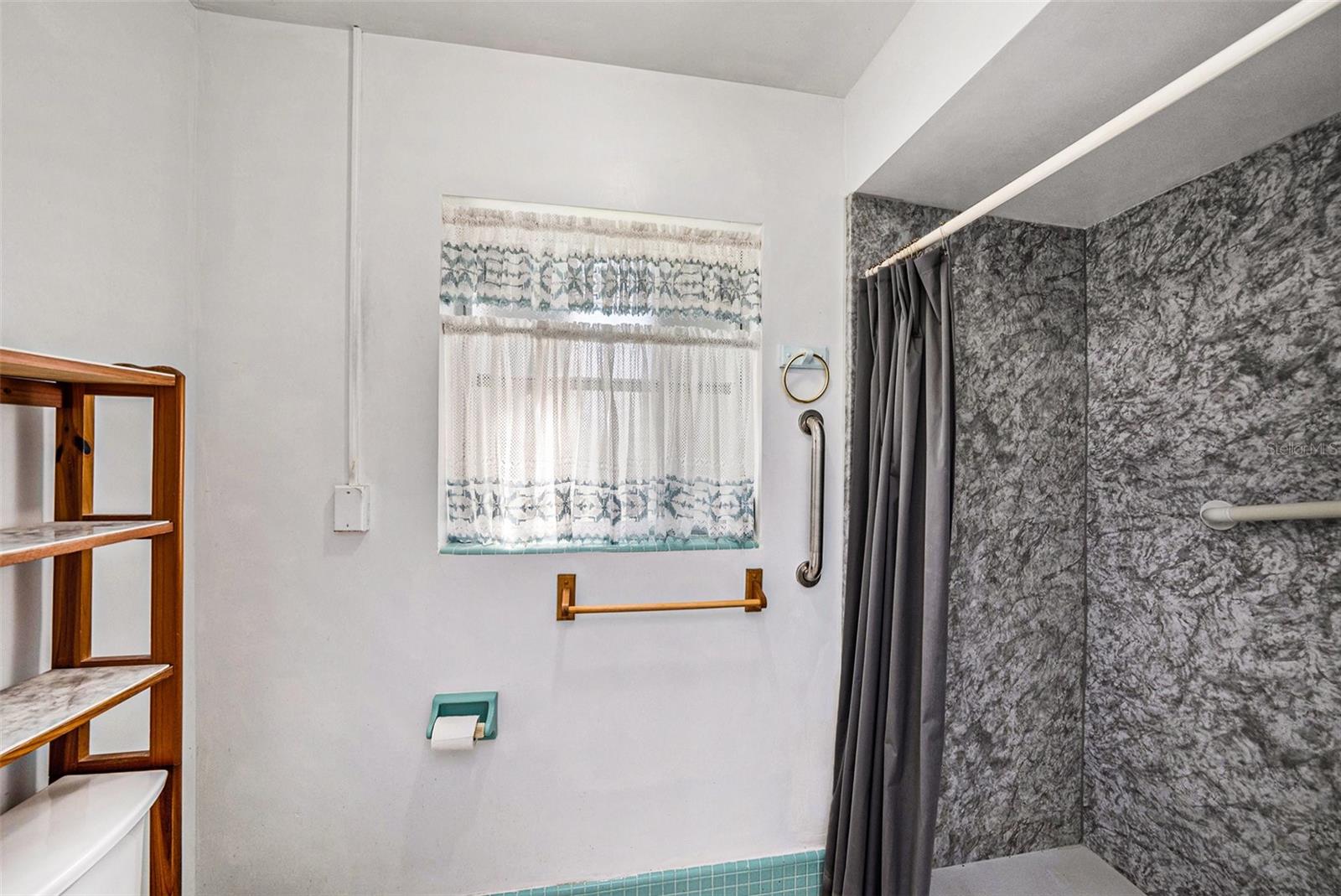 LEISURE ACRES UNIT 1 - Residential