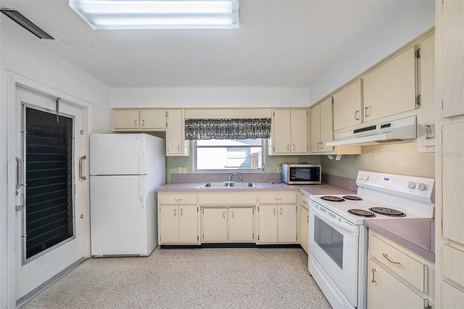 LEISURE ACRES UNIT 1 - Residential