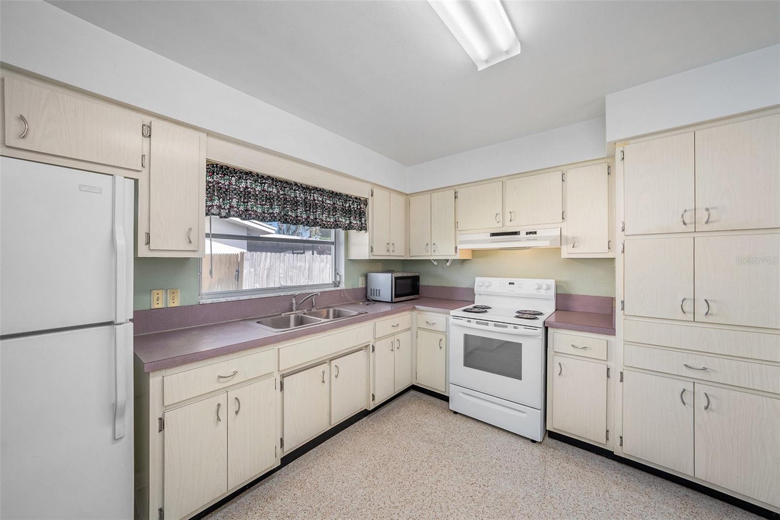 LEISURE ACRES UNIT 1 - Residential