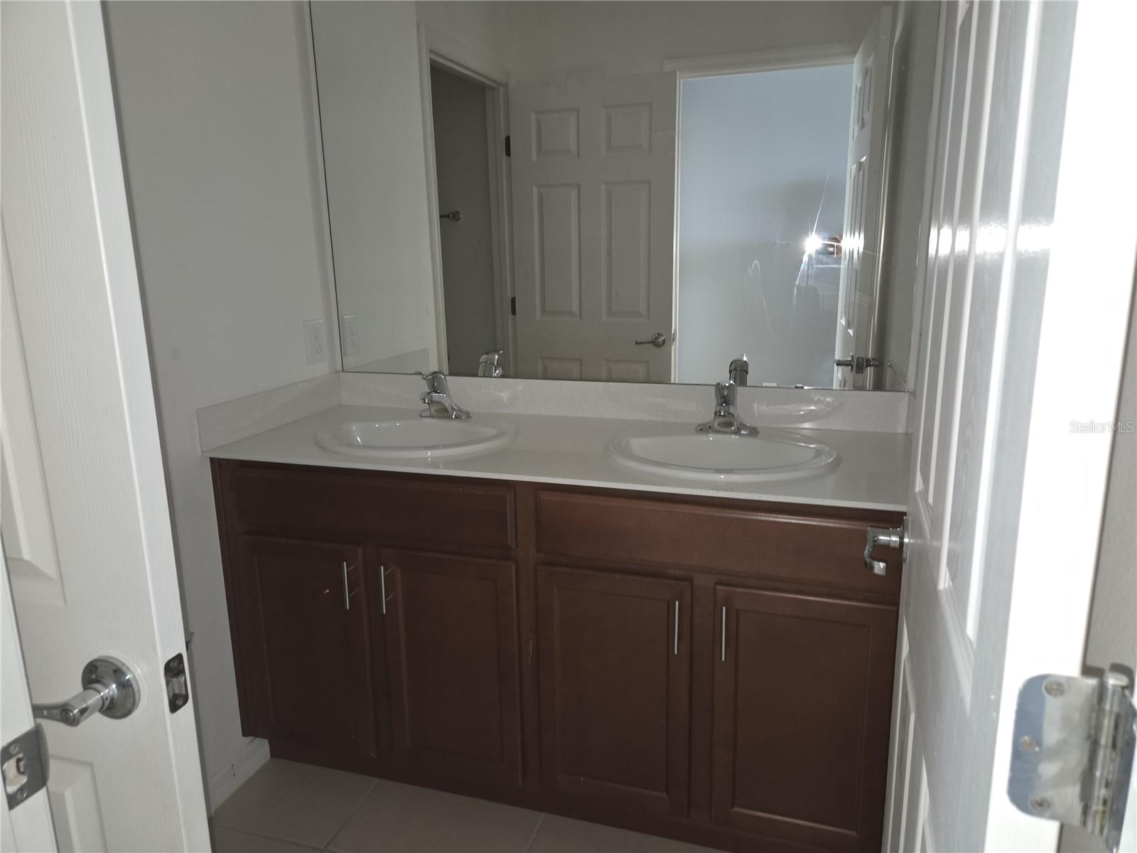 BELLALAGO PH 5J SEC 2 - Residential Lease