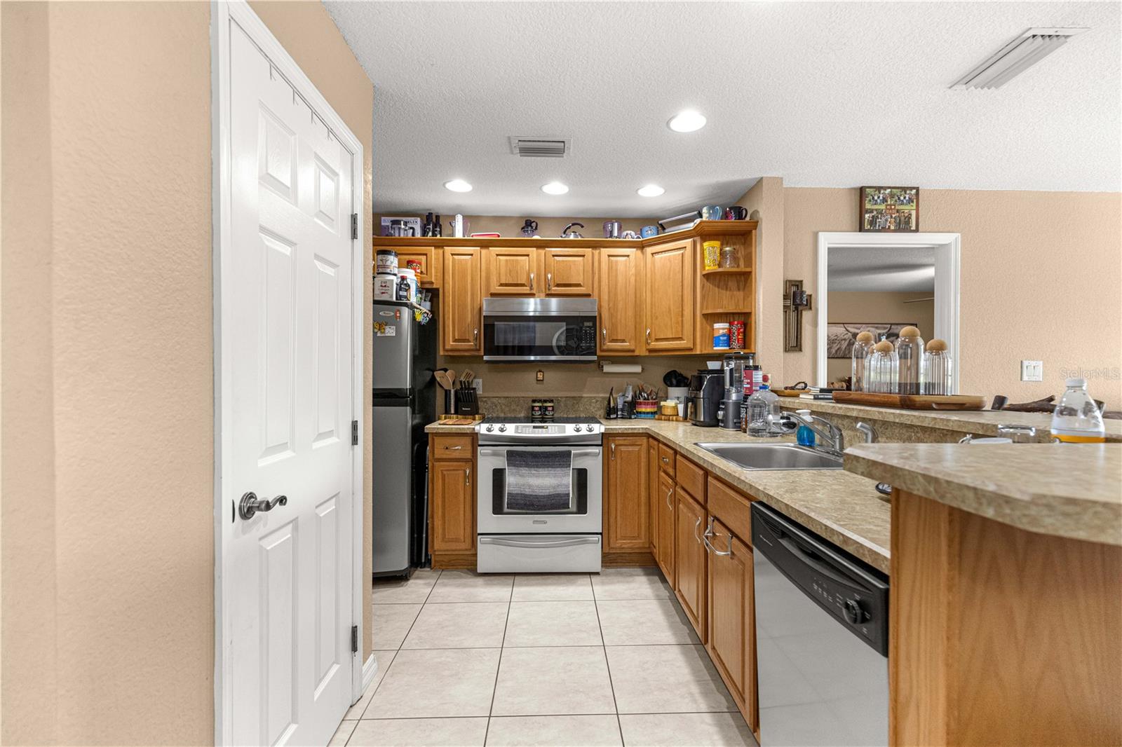 THE THREE KINGS CONDOMINIUM - Residential